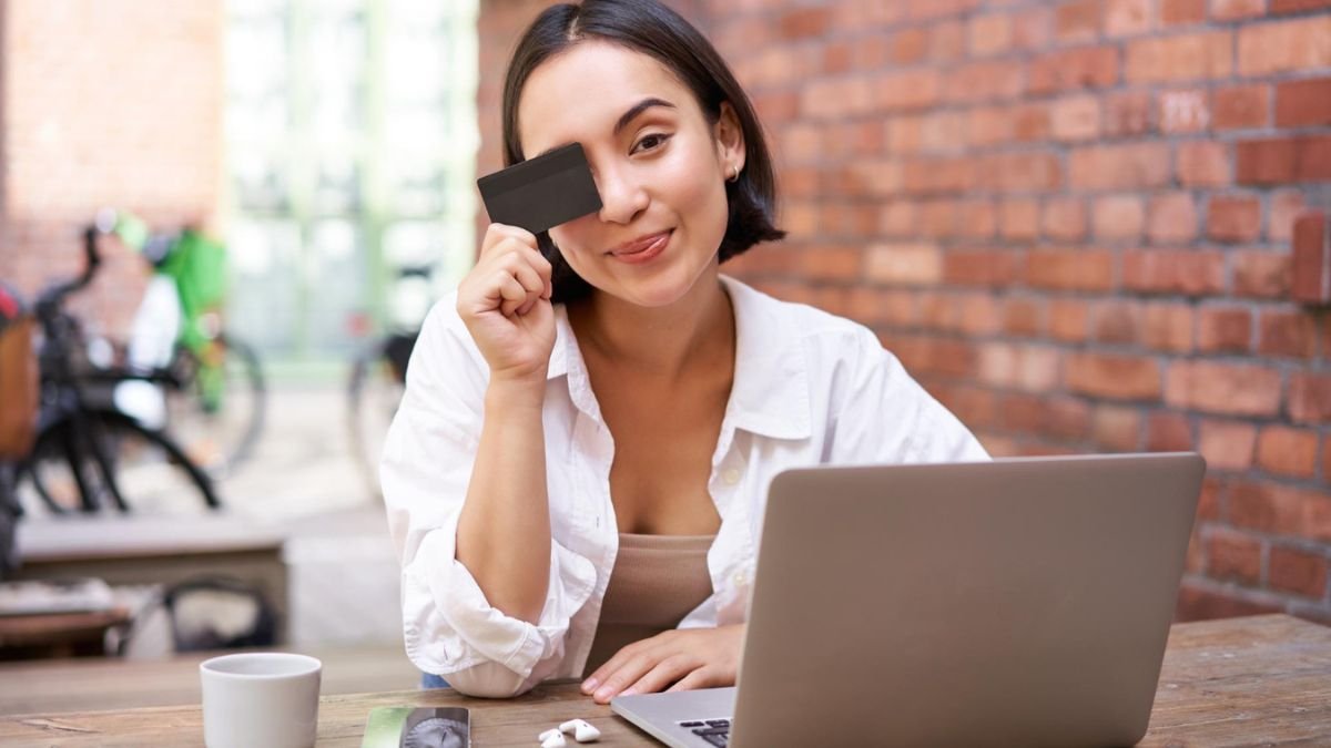 What is SP HTFU Charge on Credit Card Statement? 2 What is Webket Charge on Credit Card Statement?