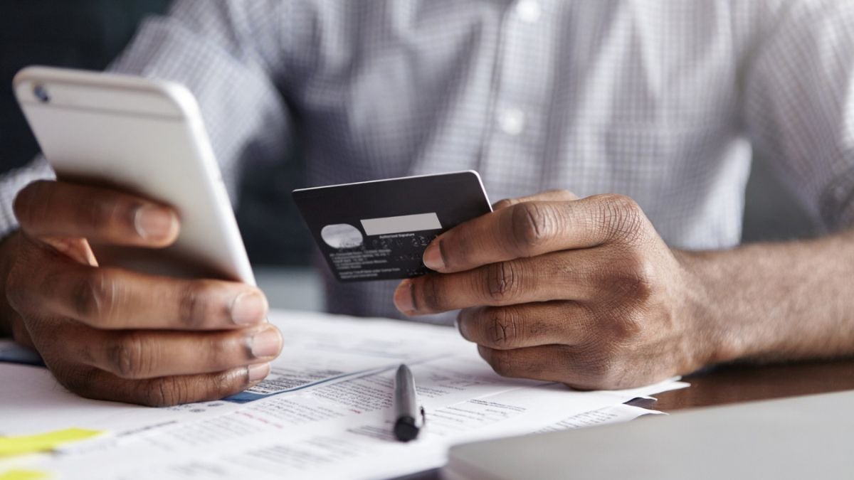 What is Curb Mobility Charge on Credit Card? 2 What is Woolworths Online Bella Vista Credit Card Charge?